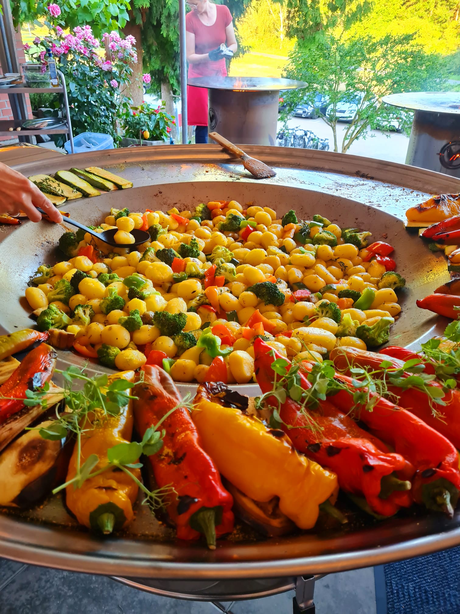 Buntes Grillgericht vom Catering
